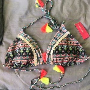 BNWT xhilaration swim suit top